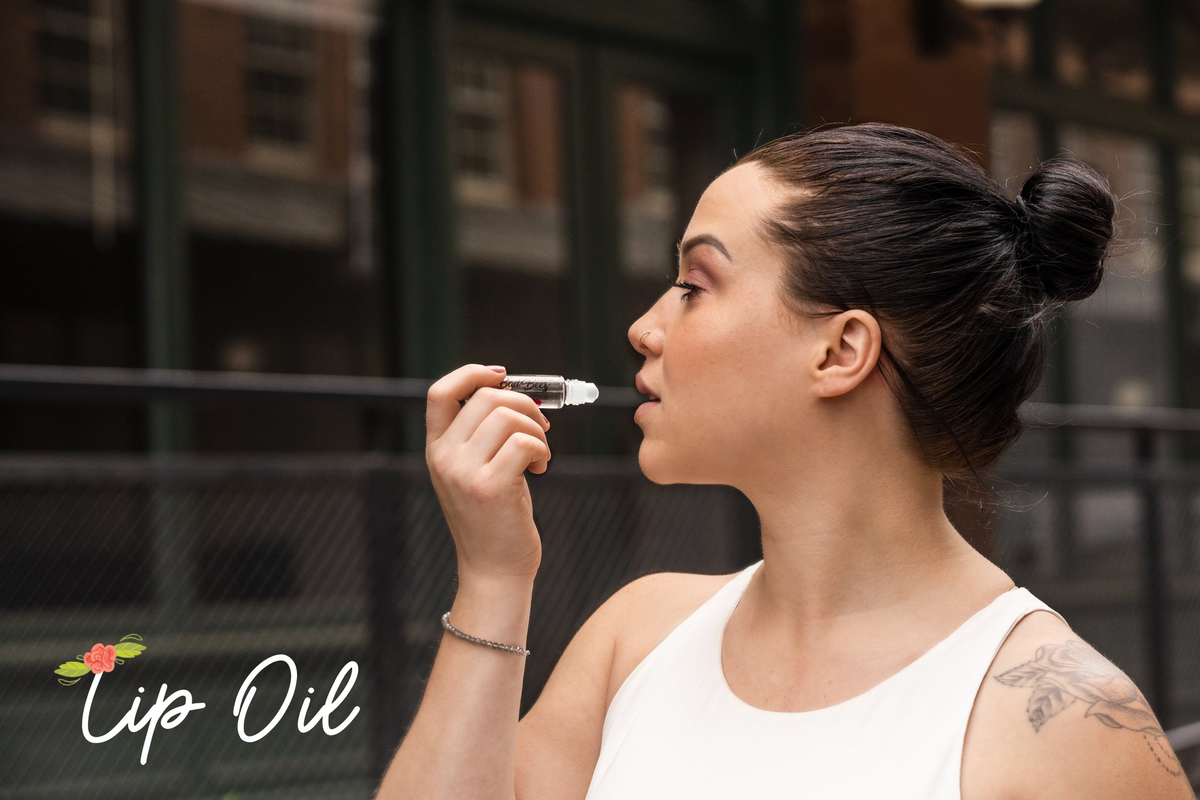 get rid of flaky and ashy lips with coconut oil infused lip oil